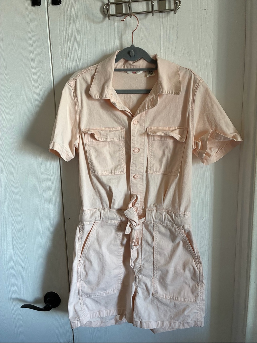 Levis Women’s Size S Romper Utility Scallop Shorts Peach Pink